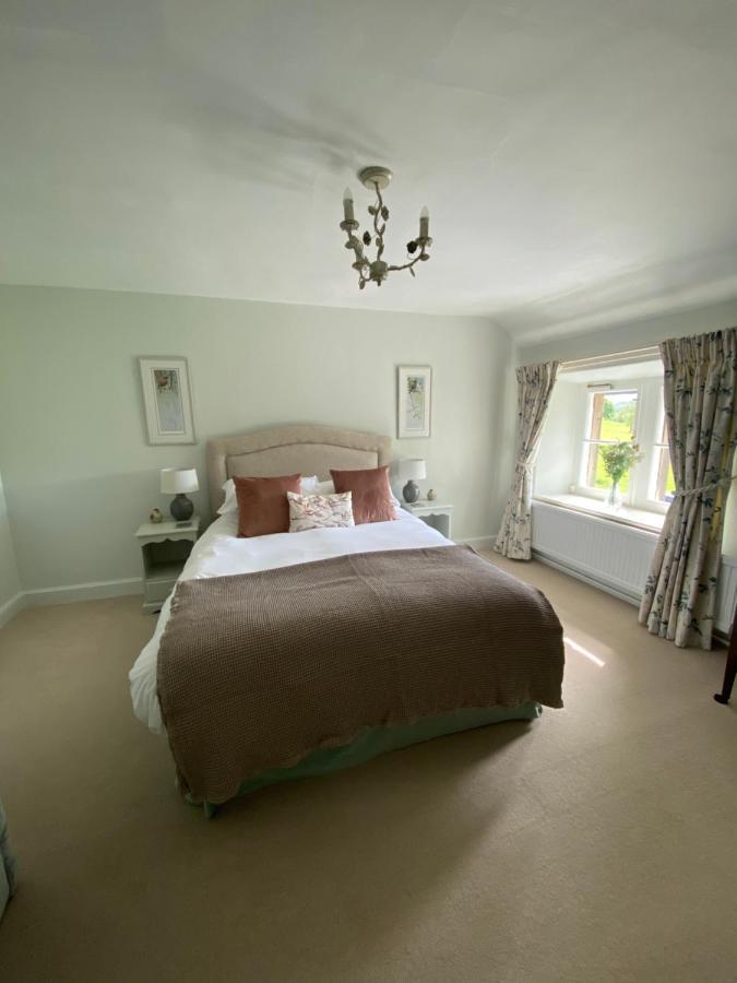Heathy Lea Bed And Breakfast Baslow Exterior photo