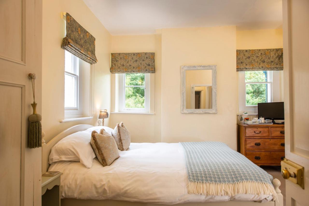 Heathy Lea Bed And Breakfast Baslow Exterior photo