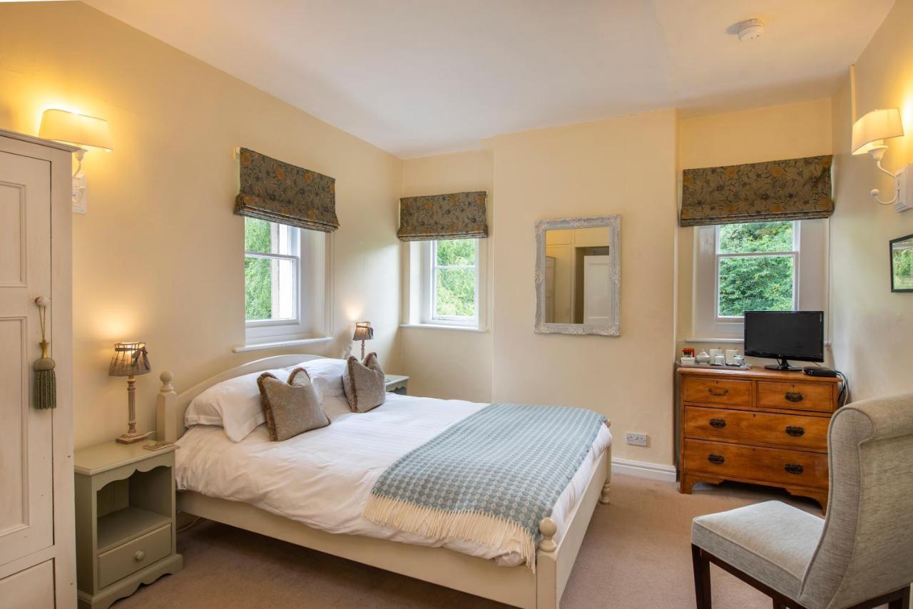 Heathy Lea Bed And Breakfast Baslow Exterior photo